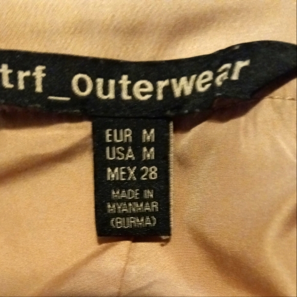 Zara Dusty pink satin ruffle jacket. (M) - Picture 6 of 6